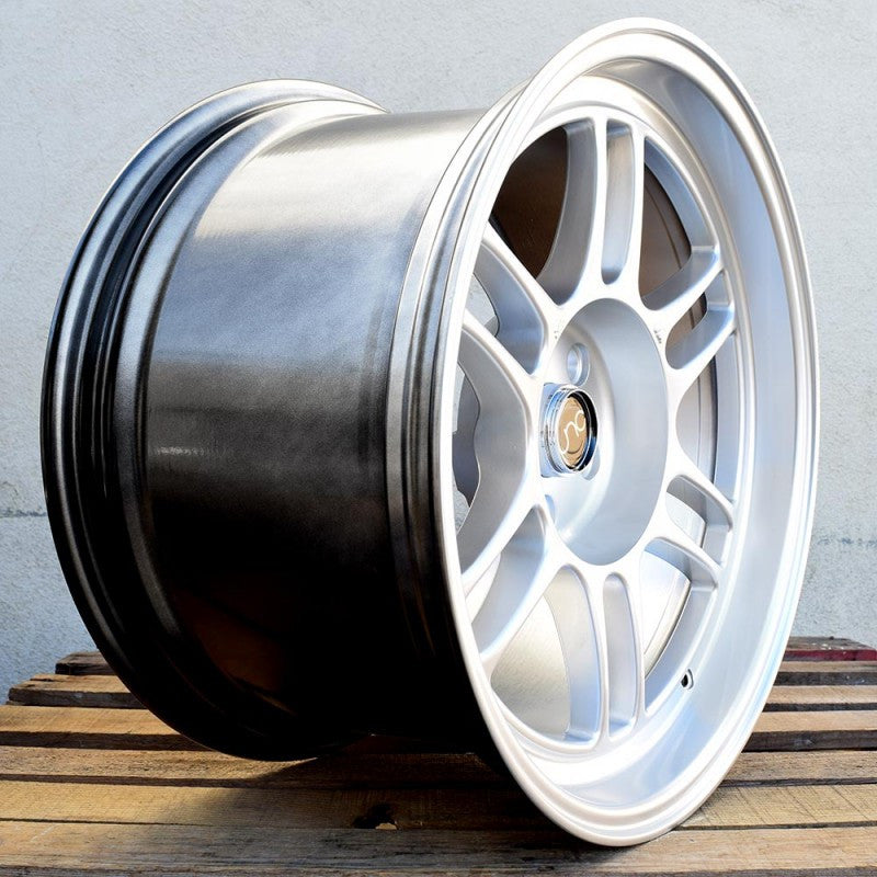 JNC021 Hyper Silver wheel