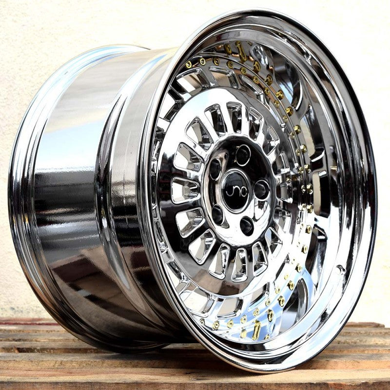 JNC046 Platinum w/ Gold Rivets wheel