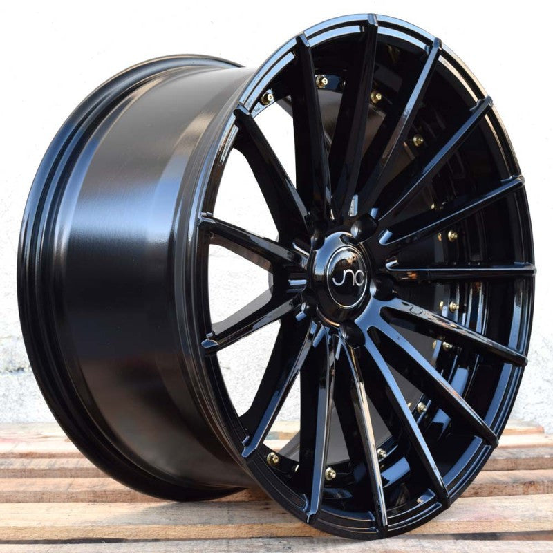 JNC042 Gloss Black w/ Gold Rivets wheel