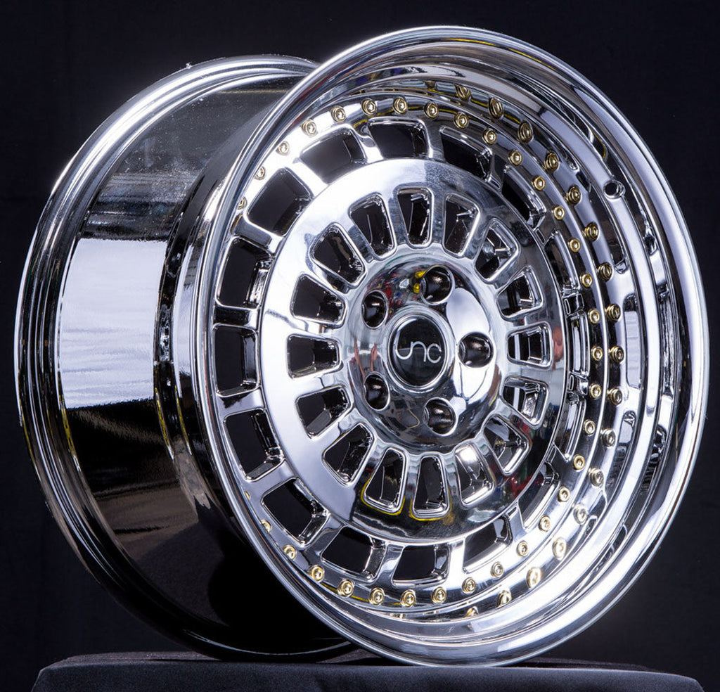 JNC046 Platinum w/ Gold Rivets wheel