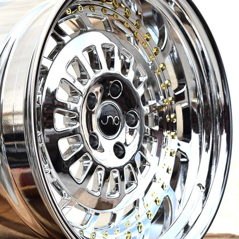 JNC046 Platinum w/ Gold Rivets wheel