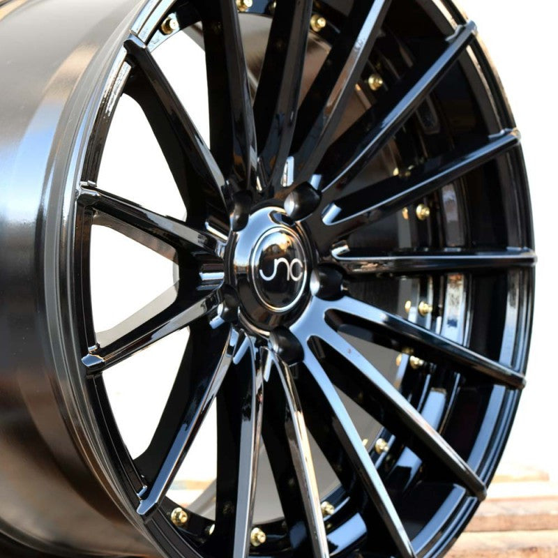 JNC042 Gloss Black w/ Gold Rivets wheel
