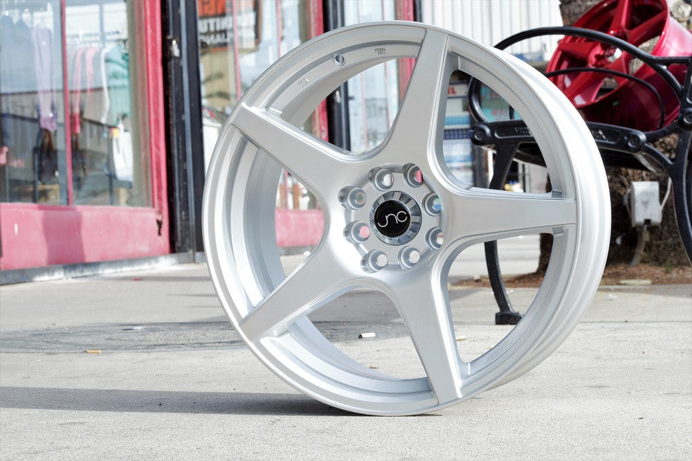 JNC022 Silver wheel
