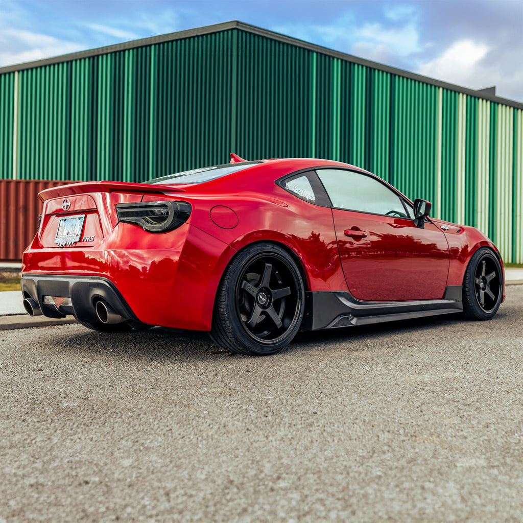 F1R FC5 MATTE BLACK/GLOSS BLACK LIP